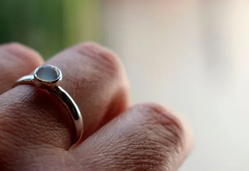 Piedra de luna, anillo sueño en plata y piedra de luna