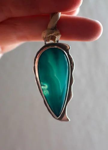 Pino azul, collar del litoral Atlántico en plata y ágata azul