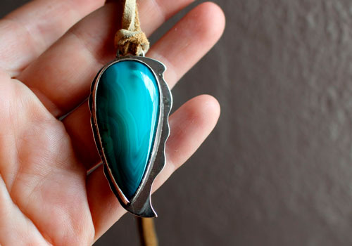 Pino azul, collar del litoral Atlántico en plata y ágata azul