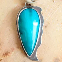 Pino azul, collar del litoral Atlántico en plata y ágata azul