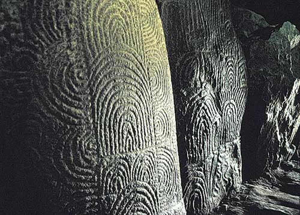 Portal del tiempo, anillo estela neolítica de Gavrinis en plata