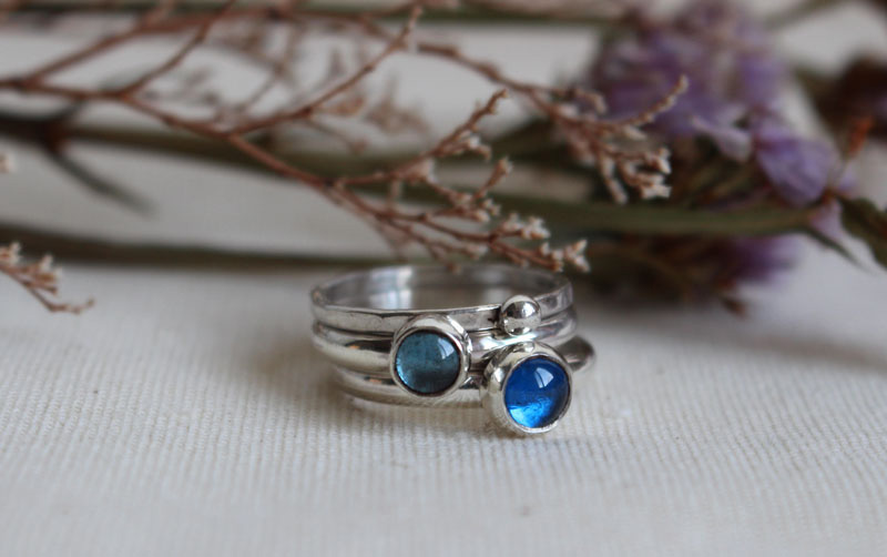 Provenza, anillo apilable en plata y zircón