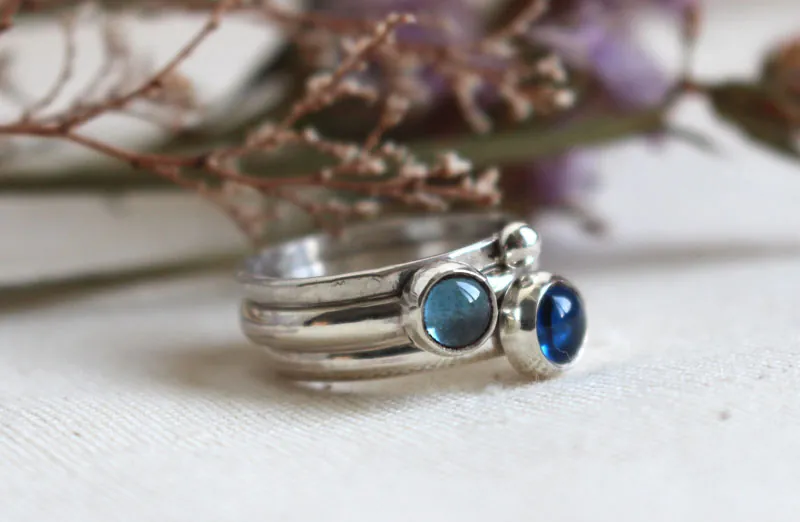 Provenza, anillo apilable en plata y zircón