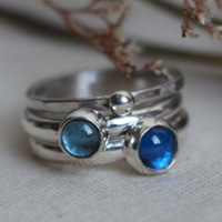 Provenza, anillo apilable en plata y zircón