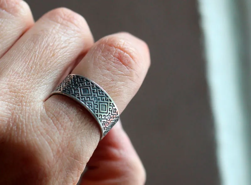 Puerta del alma, anillo eslavo en plata