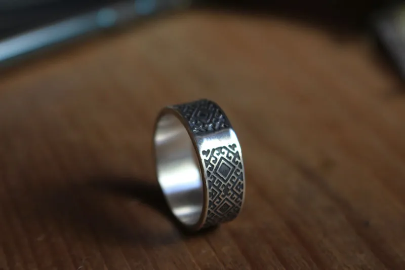 Puerta del alma, anillo eslavo en plata