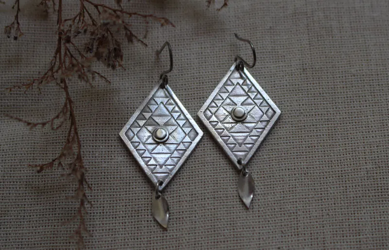 Quetzaly, aretes rombo mexicano en plata
