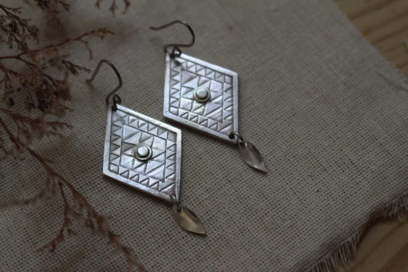 Quetzaly, aretes rombo mexicano en plata