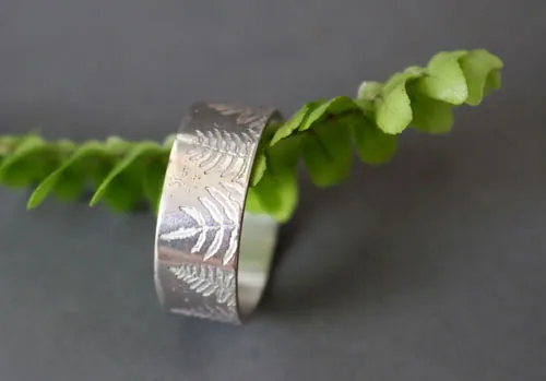 Raden, anillo helecho en plata