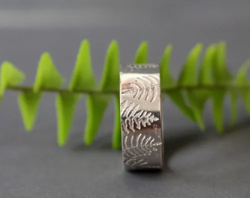 Raden, anillo helecho en plata