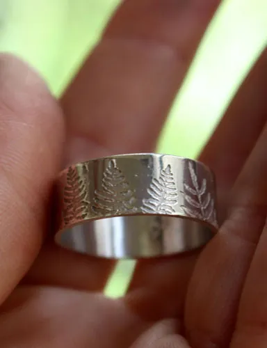 Raden, anillo helecho en plata