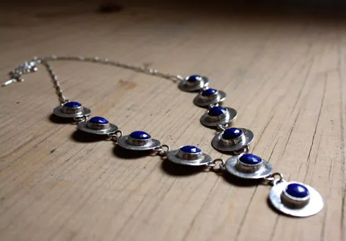 Reina del Nilo, collar egipcio en plata y lapislázuli