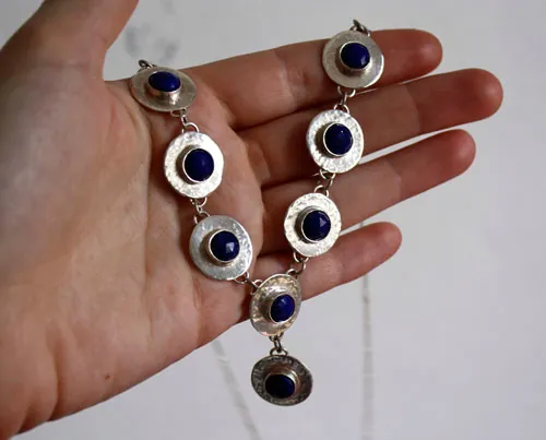 Reina del Nilo, collar egipcio en plata y lapislázuli