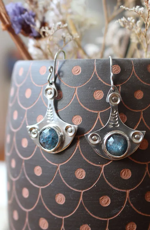 Renacer, aretes renuevo en plata y cianita