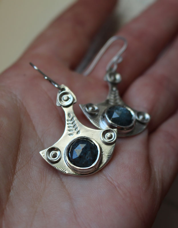 Renacer, aretes renuevo en plata y cianita