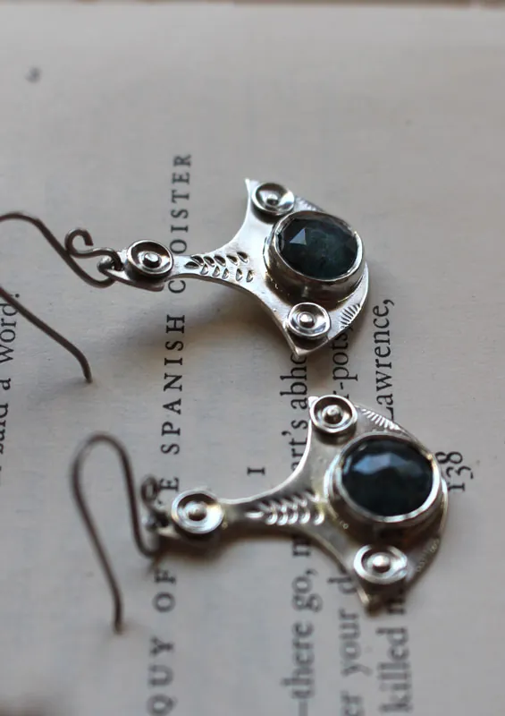 Renacer, aretes renuevo en plata y cianita