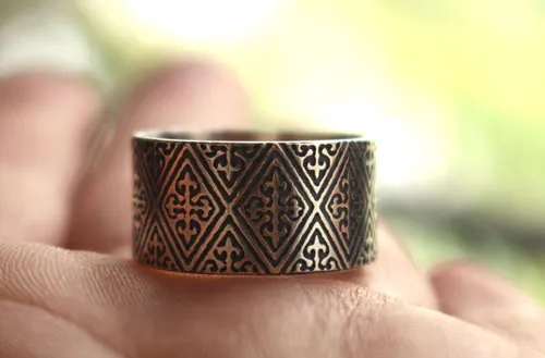 Ricardo Corazón de León, anillo cruz de blasón medieval en plata