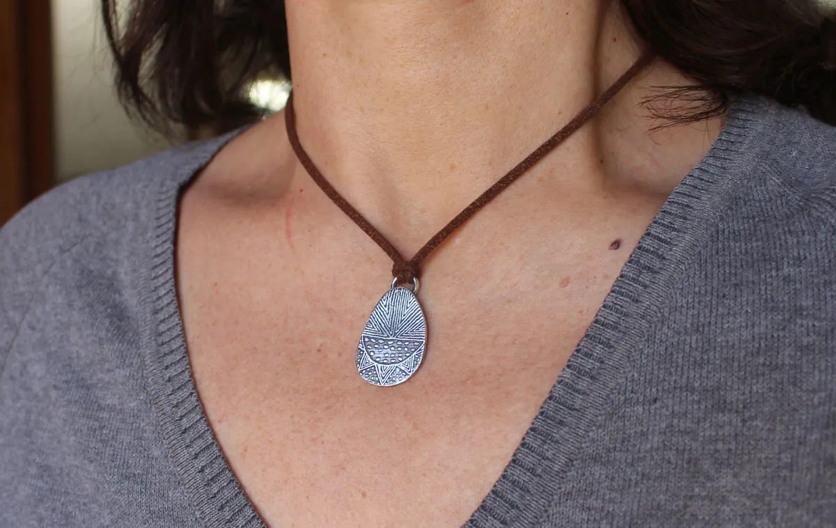 Riji, collar aborigen de Australia en plata