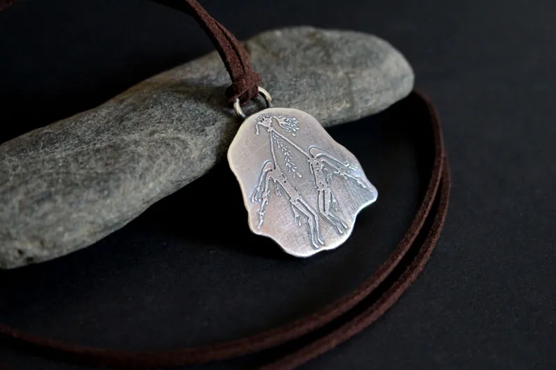 Ritual aborigen Kiro Kiro, collar arte rupestre australiano en plata