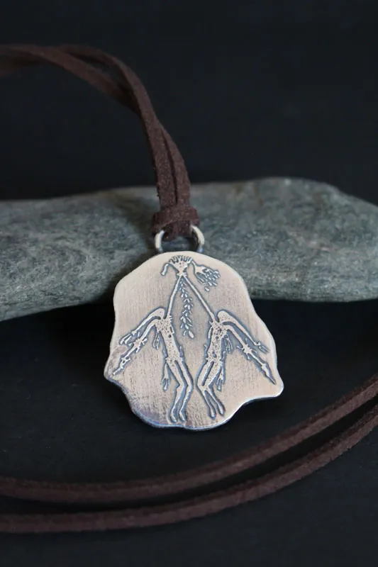 Ritual aborigen Kiro Kiro, collar arte rupestre australiano en plata