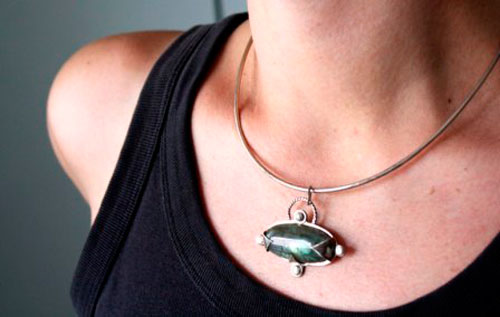 Rosa de los vientos, dije brújula vikinga en plata y labradorita