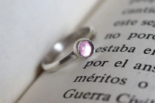 Rose dragée, anillo de dulzura en plata y zafiro rosa