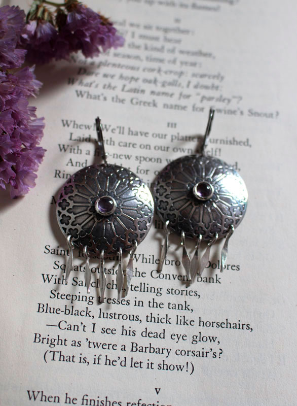 Roseta, aretes vitral medieval en plata y zircón