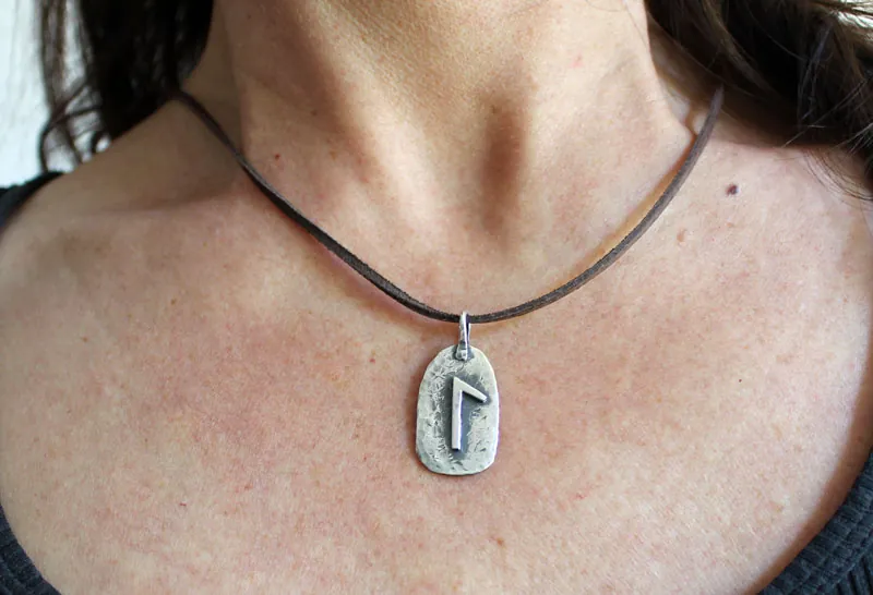 Runa, dije celta en plata
