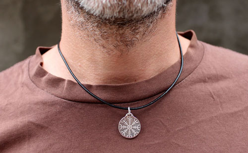 Runa de Islandia, dije talismán céltico Galdrastafir en plata