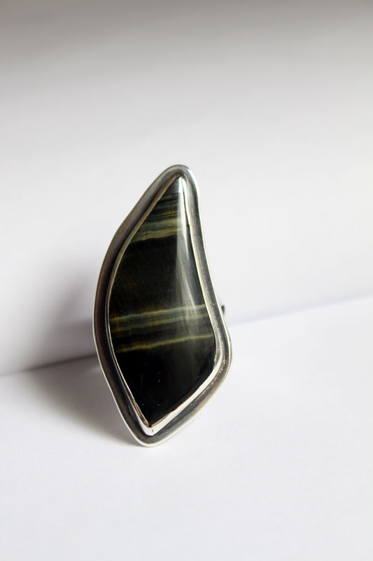 Runas de vida, anillo nórdico en plata y ojo de tigre