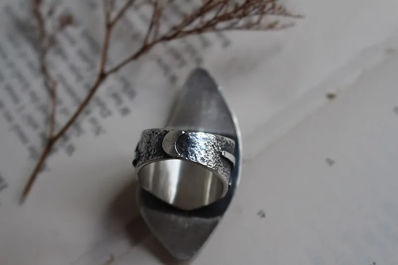 Runas de vida, anillo nórdico en plata y ojo de tigre