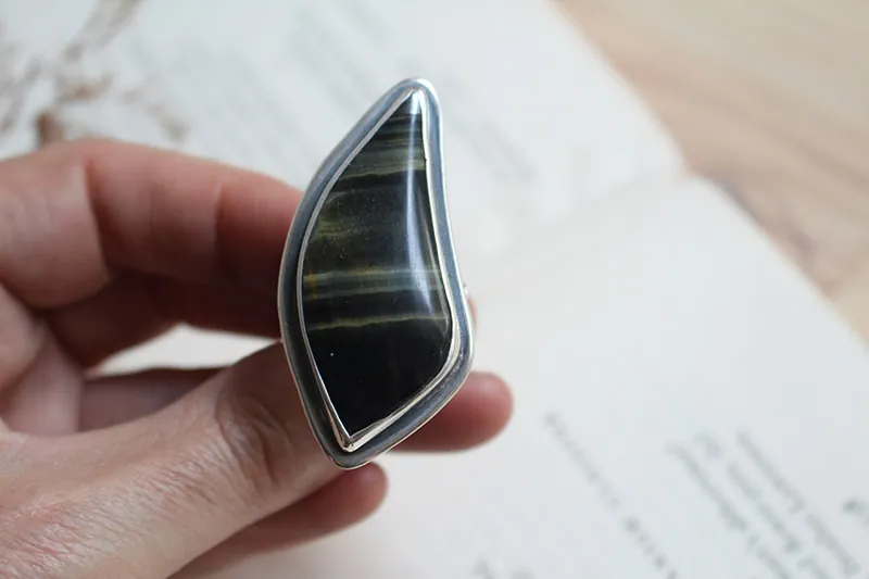 Runas de vida, anillo nórdico en plata y ojo de tigre
