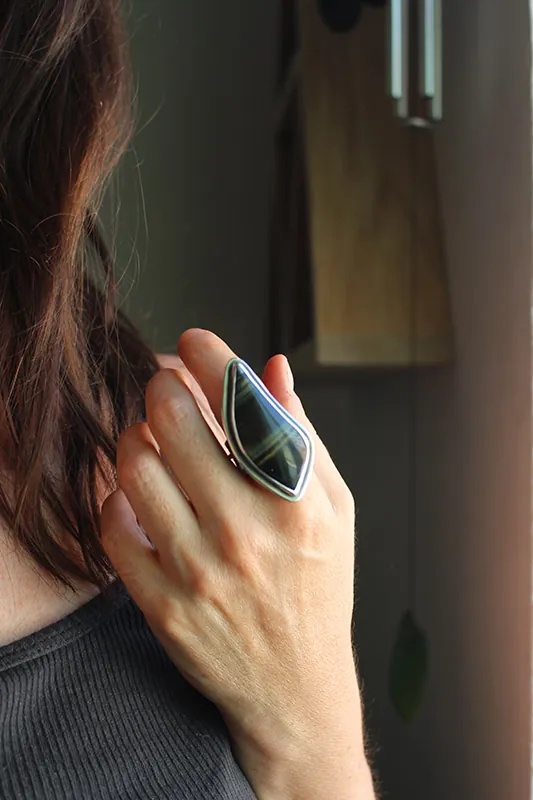Runas de vida, anillo nórdico en plata y ojo de tigre