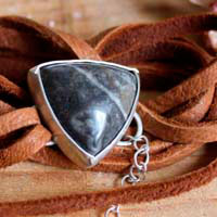 Sagar, sea strength bracelet in silver, leather, and fossil agate