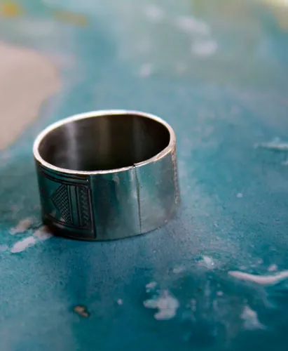 Sahara, anillo tribal étnico tuareg en plata
