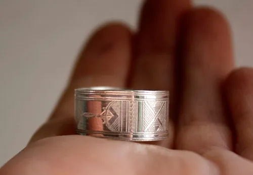 Sahara, anillo tribal étnico tuareg en plata