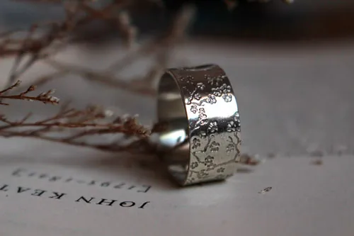 Sakura, anillo japonés de flor de cerezo en plata