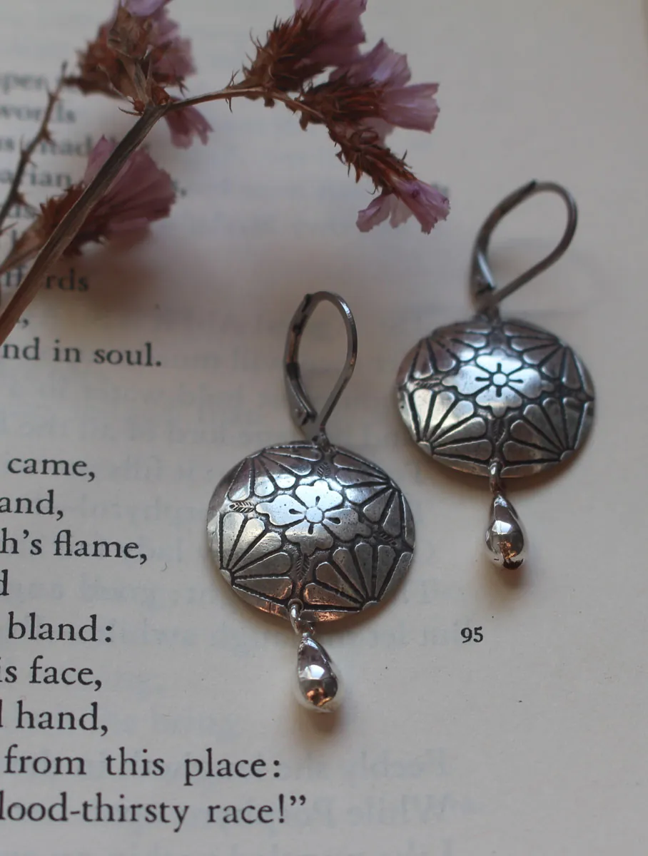 Sakura en flor, aretes flor de cerezo japonesa en plata