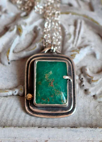 Santuario, collar rectángulo sagrado celta en plata, oro y crisoprasa