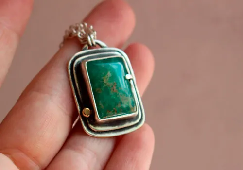 Santuario, collar rectángulo sagrado celta en plata, oro y crisoprasa