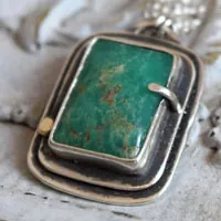 Santuario, collar rectángulo sagrado celta en plata, oro y crisoprasa