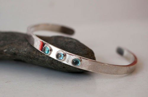 Sarah, freedom and spirituality bracelet in silver with blue zircon