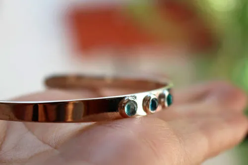 Sarah, pulsera libertad y espiritualidad en plata y zircón azul