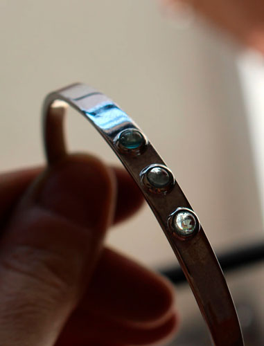 Sarah, freedom and spirituality bracelet in silver with blue zircon