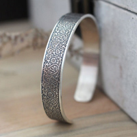 Scent of the Orient, cashmere bracelet in sterling silver