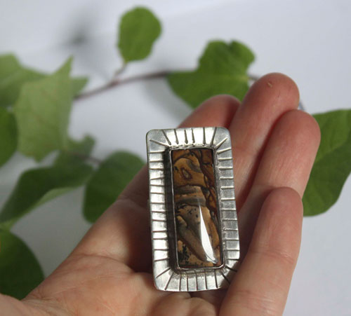 Sé valiente, anillo de aliento en plata y jaspe Deschutes