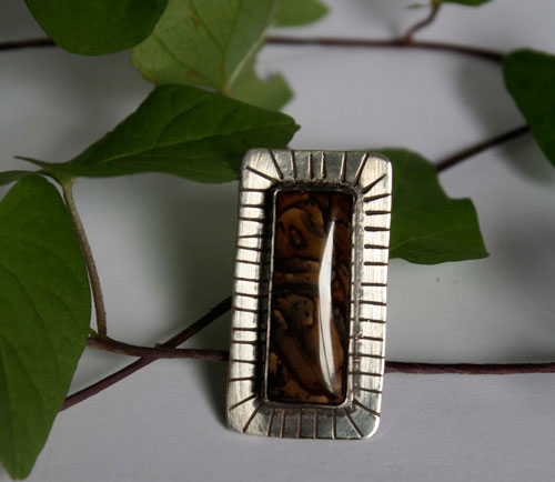 Sé valiente, anillo de aliento en plata y jaspe Deschutes