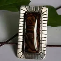Sé valiente, anillo de aliento en plata y jaspe Deschutes