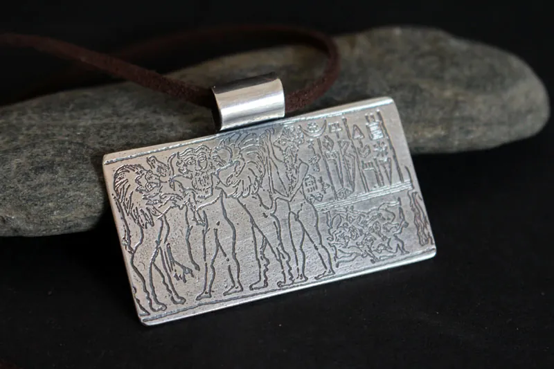 Sello cilíndrico del rey de Kish, collar mesopotámico en plata