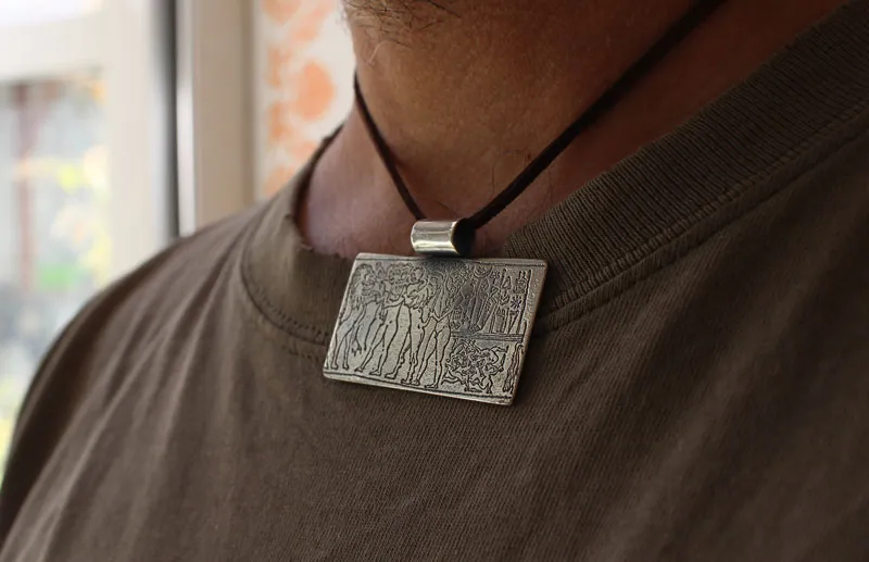 Sello cilíndrico del rey de Kish, collar mesopotámico en plata